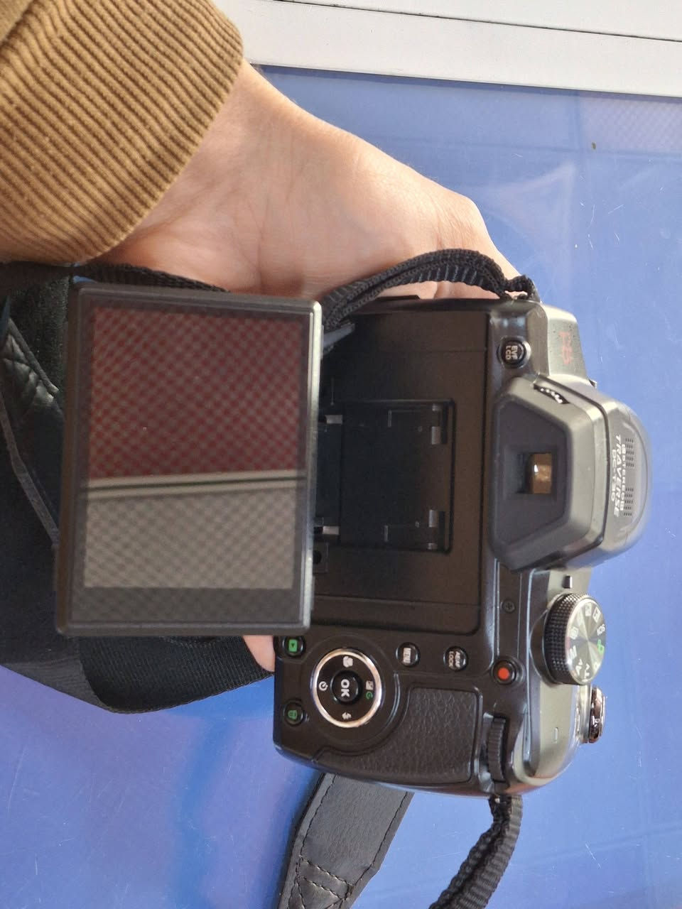 كامره T30
X36 
ستعمال ايام نضافه 100%
ملحقاته كامله شاحنه 
وبطايه 
حزام 
وكيبل عرض 
وغالق عدسه 
وباكيت


**إذا كنت صاحب هذا الإعلان وتريد حذفه لأي سبب، رجاءا أرسل رسالة إلى الدعم الفني**