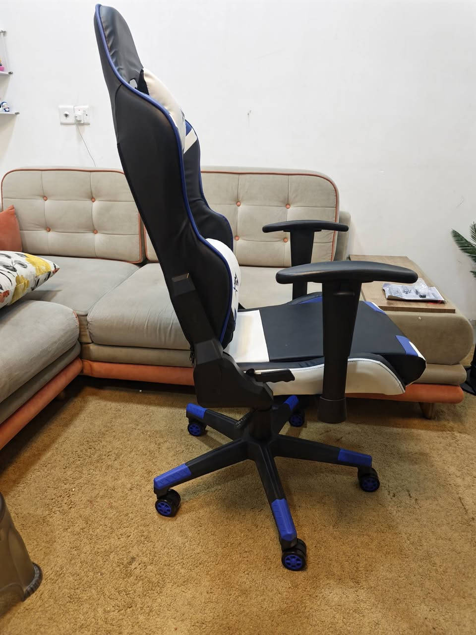 كرسي كيمينك اصلي ثقيل 
جديد غير مستعمل جاي ويا ماوس باد  
135 الف


**إذا كنت صاحب هذا الإعلان وتريد حذفه لأي سبب، رجاءا أرسل رسالة إلى الدعم الفني**