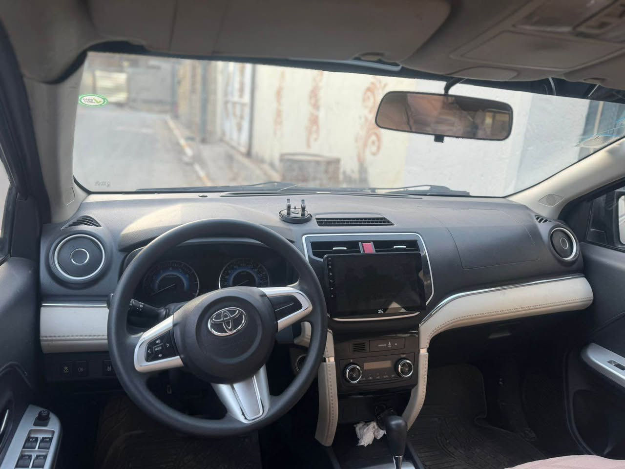 للبيع تويتا روش موديل 2019 رقم بغداد سيارة جاهزة بدون نقص بصمة  ثلاث قطع تبريد وارد خليجي بيه صبغ جاملغ امامي وشوية من البنيد بدون دواخل او اشاصي سبعة راكب سيارة عائلية واقتصادية محرك 1500 VVT
السعر 145 ورقة     *********** 
   
  
الديوانية
*********** ديوانية, القادسية
