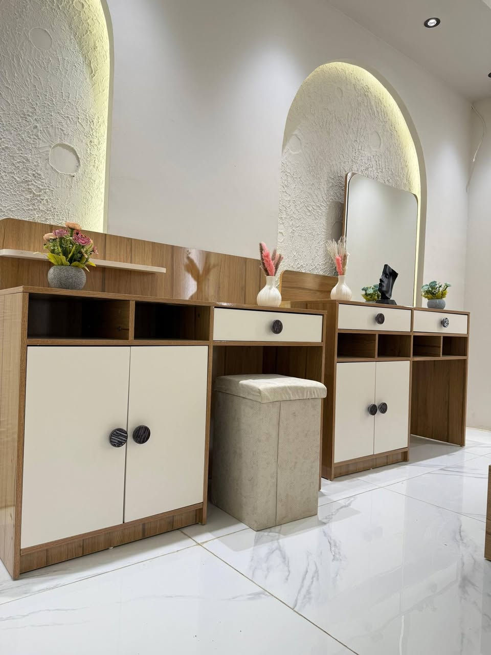 بعض القطع الفنية لاتحتاج الى وصف .😍.
فجمالها ودقة ابداعها يغني عن كل الكلام...,😍
 تركي  اصلي المنشأ بتصميم راقي يحقق كل ما تتمناه🥰
🌷كل هذا تجدوه لدينا🌷

#اثاث_عصري #اثاث_كلاسك #موديلات #فخمه 

✨ مــــجمع  السند يقدم لكم غرف نوم شبابي 

        

كل ما هوا جديد ومميز تجدونه  مجمع السند😍

العنوان تكريت شارع الزهور مقابل احمد العبيدي........

          لسنا الوحيدين لكننا الافضل 😍
الاستفسار اكثر يرجى مراسله الصفحه او الاتصال بالأرقام التاليه 
***********

***********
