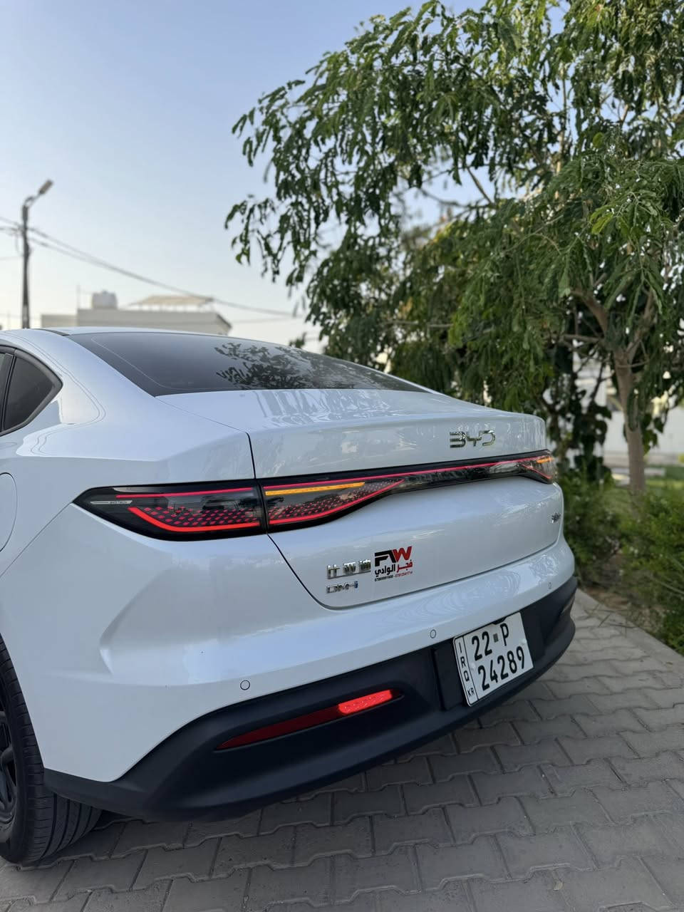 السلام عليكم للبيع بي وايدي سيل 5 رقم اربيل تريد وكاله او تحويل حاضر بسم شركه السياره ماشيه 3500 km سياره عل وضع الشركه مكاني نجف ***********
