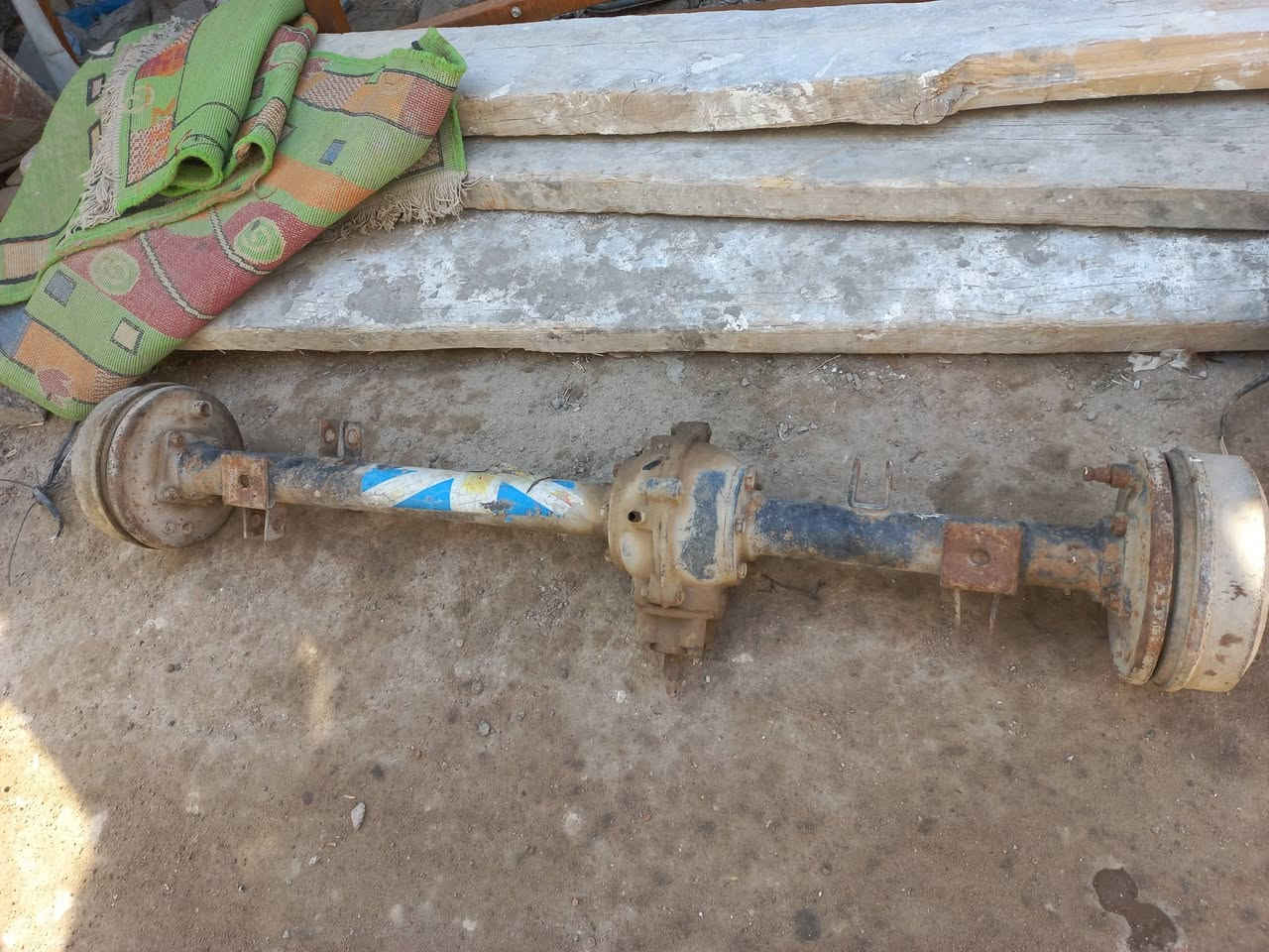 سلام عليكم ستوته تأخذه من يمي كارتون كامله محركين وياهه اوارق اصولي بسمي وعلي ماحاط عليهه اسن صبغ جديده صلطان  *********** سعرها  قفل 700
