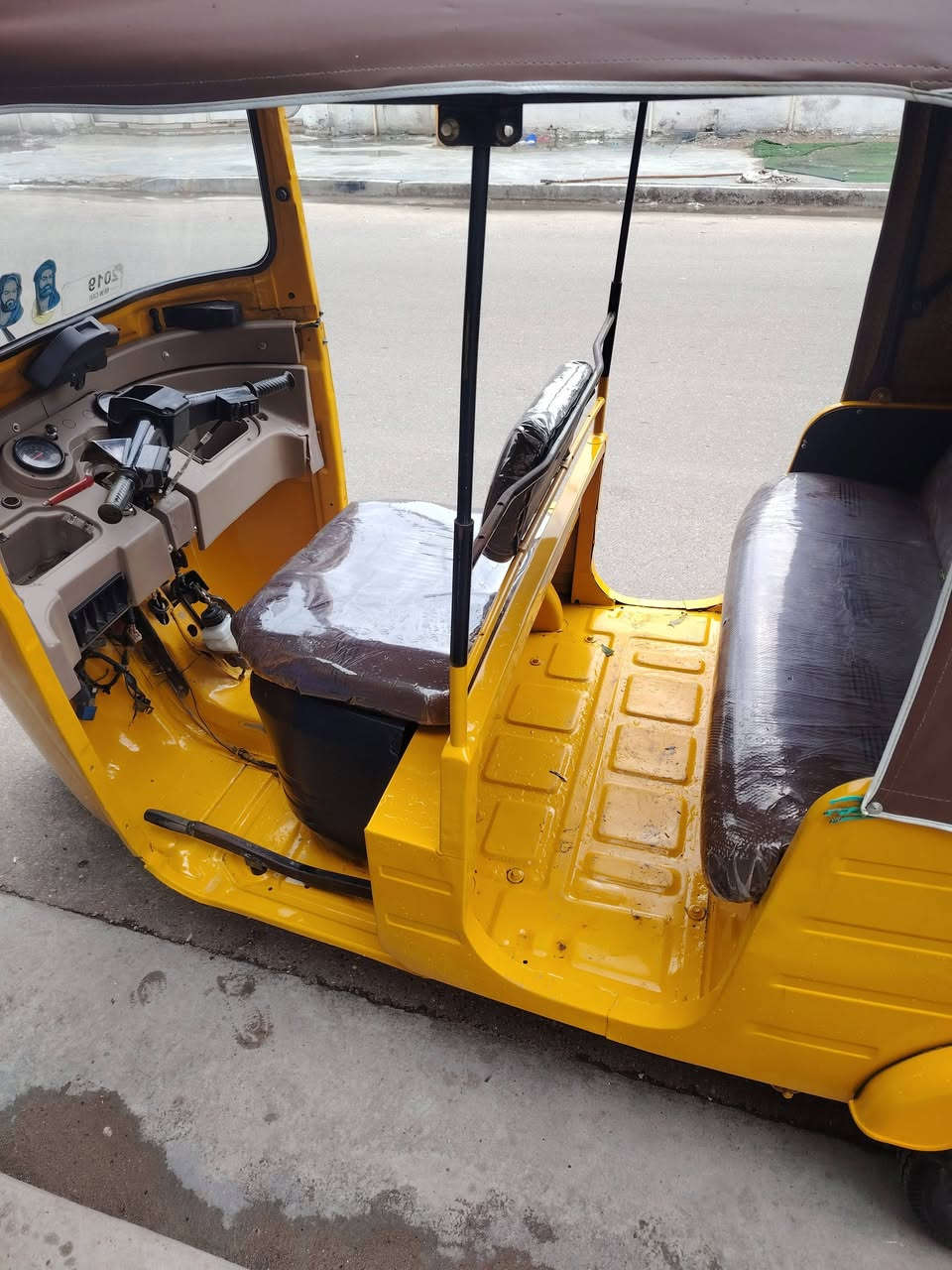 تكتك 2018للبيع معمره دوس ومصبوغه جماليه بدون ضربه باسمي تحويل ثاني يوم السعر ٥٩٠٠ وبيهه مجال بسيط مكاني الشعب ***********
