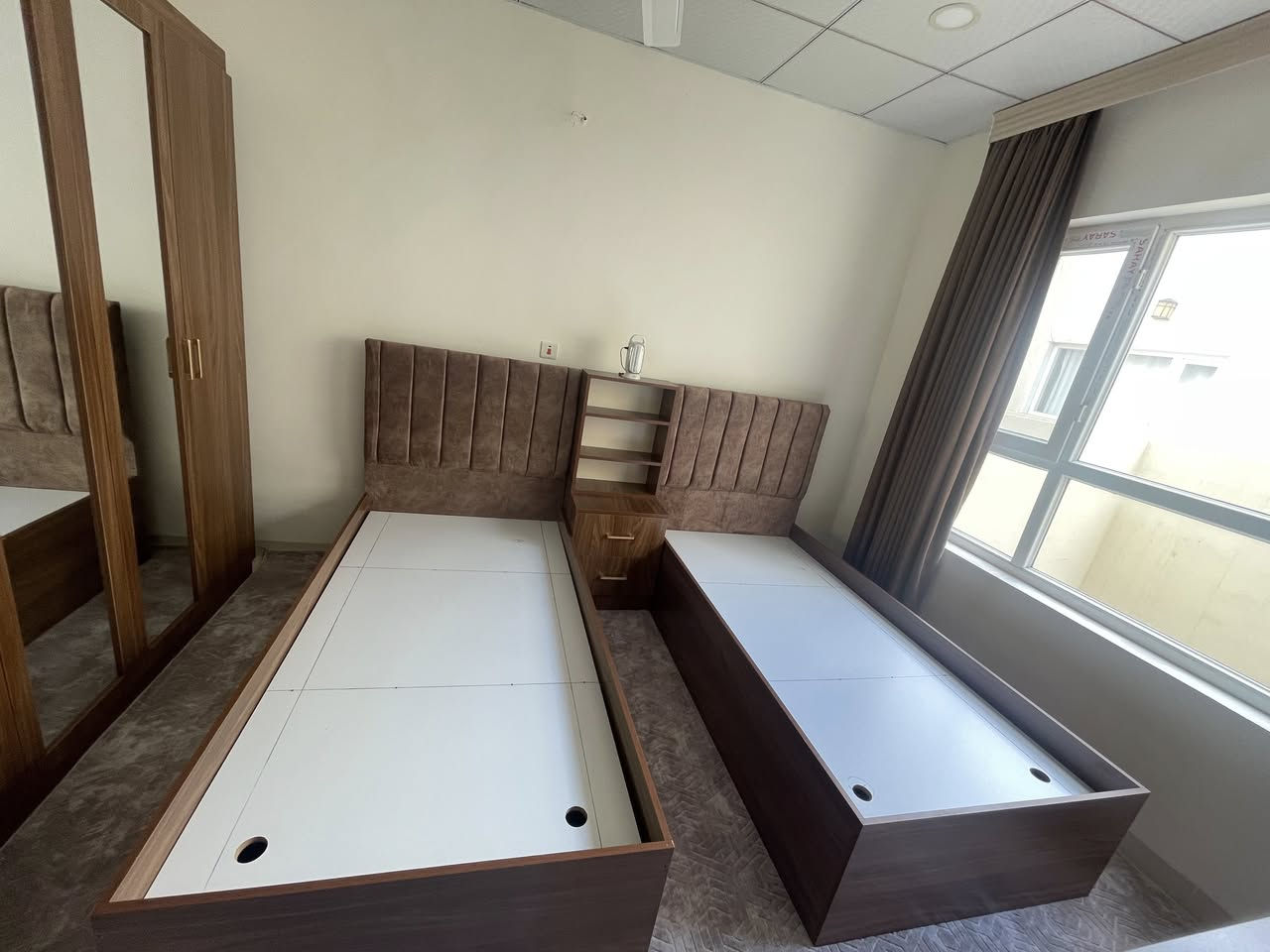 🏡 لأن الراحة تبدأ من غرفة النوم...
تصميم عصري بلمسات أنيقة وتفاصيل مدروسة ليمنحك مظهراً راقياً وعملياً في الوقت نفسه.
جودة بالتنفيذ، وأناقة تدوم لسنوات. ✨
للطلب والاستفسار مراسلتنا على الخاص. 📩
#غرف_نوم #أثاث #ديكور #تفصيل_أثاث


**إذا كنت صاحب هذا الإعلان وتريد حذفه لأي سبب، رجاءا أرسل رسالة إلى الدعم الفني**