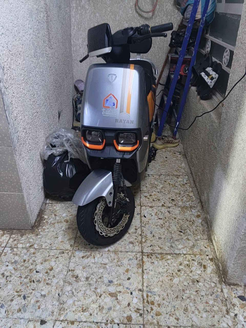 سلام عليكم دراجة شحن ريان للبيع دراجة جديدة السعر 875 عنوان الشعب ***********
