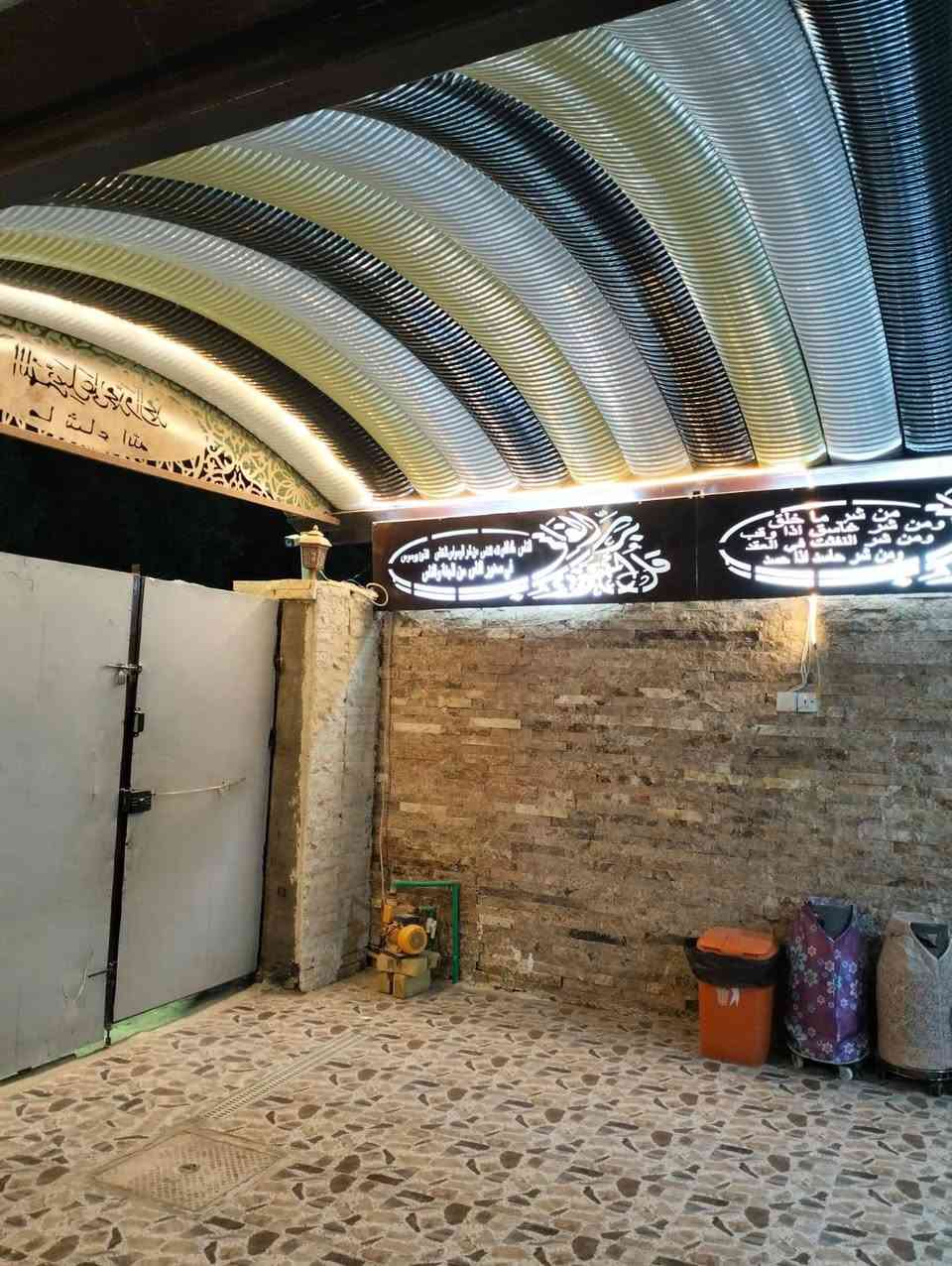 ياالله يارزاق
دار سكن ملك صرف 200م طابقين 
يتكون الدار من 4غرف نوم وهول مطبخ حار بارد 
استقبال صحيات داخليه وخارجيه كراج سياره 
كوت الزهراء مقابل اعداديه المثنى اوجامع الزهراء 
مقابل منتزه بصف الركن 
الاتصال على الرقم  او  واتساب ***********
