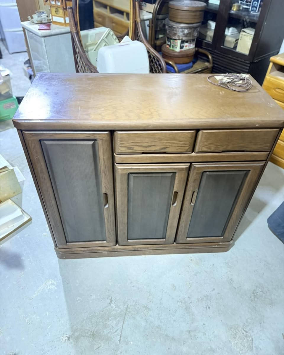 ميز باله
خشب بلوط
صناعه ياباني
يحتوي على تايرات سهل الحركه والتنقل
لونين

توجد خدمه توصيل 
للحجز مراسله الصفحه او الاتصال
🌹مدينه ألعاب المدهش مجاور مطعم ابو صفاء تحت جسر العبور المعلق ***********🌺
