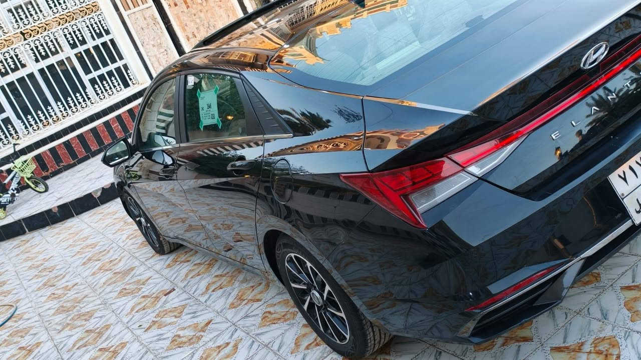 النترا 2021 وارد امريكي فول مواصفات واحد على واحد حادث خفيف جدا صور الحادث مرفقه بالمنشور جاملغ مبدل نفس اللون وبنيد صبغ السنويه بعد بها سنه تحويل وكاله مضمون ماشيه 73 سياره جديده لوك على وضع الشركه فول الفول فتحه بصمه جلد رادارات سايد بريك دكمه توقف ذاتي قياده اليه وبعد بها هواي مواصفات لدى امامه خلفي مكان السياره كربلاء  طويريج السعر 128 $
 هاتف ***********
