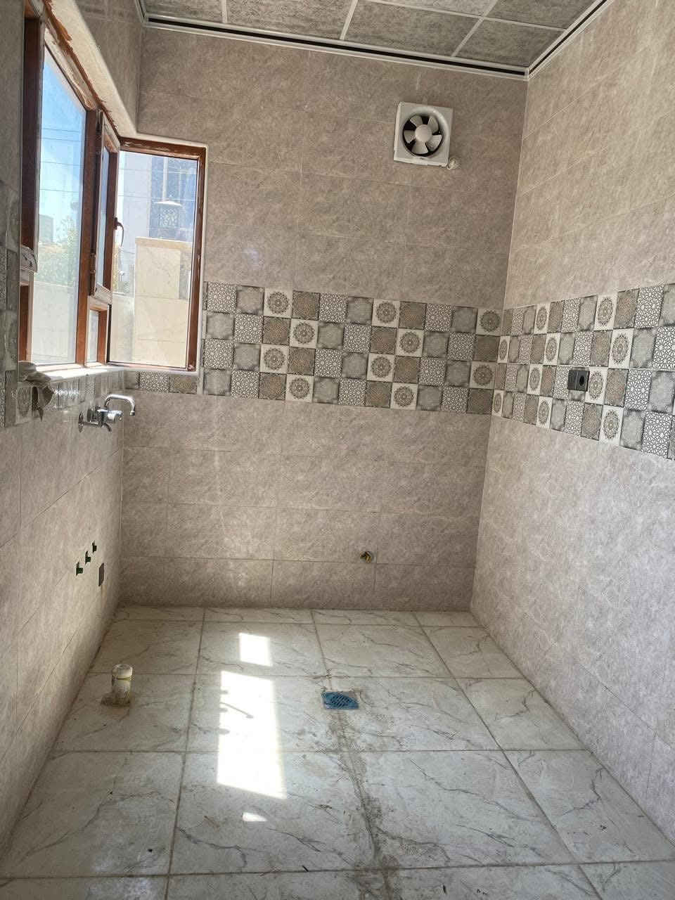 مكتب التطوير للعقار 🏛️🏛️
✨ "كل بيت يحمل قصة جديدة.. ابدأ قصتك هنا." ✨
🏡 تواصل معنا لتكتشف منزلك القادم.

🔹 دار  للبيع حي الميثاق 
🔹قرب مدرسة مكه
🔹مساحه 100جبها 5 عمق 20
🔹 الدار بناء حديث زيرو
🔹طابقين ثلاثة غرف نوم
🔹ملك صرف طابو الزهور تحويل مباشر 
—————————————————————
لمعرفه السعر ارسل كلمه تم 👍🏻✅
~~~~~~~~~~~~~~~~~~~~

للاستفسار اكثر مراجعة مكتب التطوير للعقار سايدين الميثاق مقابل مطعم رائدر بدر وقرب جامع لا إله إلا الله 
اوالاتصال على الارقام التالية🔸🔹  
‭ 0778 200 0960‬واتس+ فايبر
*********** واتس + فايبر 
*********** واتس + فايبر
1️⃣ يوجد بيوت  للبيع  سكني تجاري🏭
2️⃣ يوجد اراضي للبيع سكني زراعي🏡
3️⃣ يوجد تعقيب تحويل ملك عقار📋
4️⃣ يوجد  كادر مساحين اراضي📐
5️⃣ يوجد كادر بناء بيوت 🧱
6️⃣ يوجد كادر تفليش بيوت 🏗
🔹 نستقبل كافه العروض التجاريه والسكنيه 
🔹وعروض الايجارات على مدار 24 ساعه
