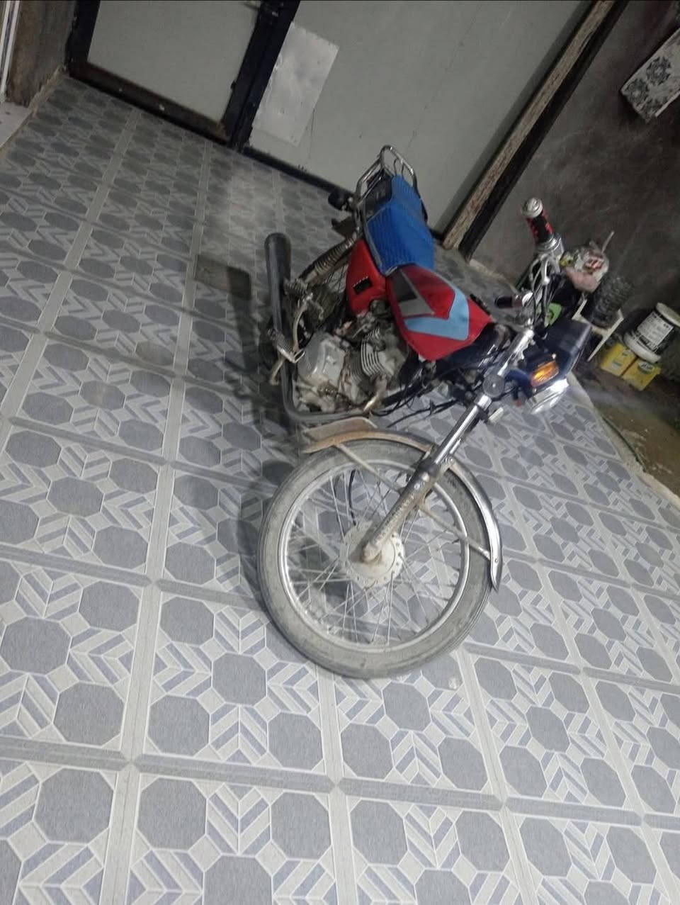 السلام عليكم دراجه للبيع موديل 2019ما مفتوحه دراجه خير من الله اوراق ضايعه السعر 400وبيها مجال العنوان بابل مسيب الحاميه


**إذا كنت صاحب هذا الإعلان وتريد حذفه لأي سبب، رجاءا أرسل رسالة إلى الدعم الفني**