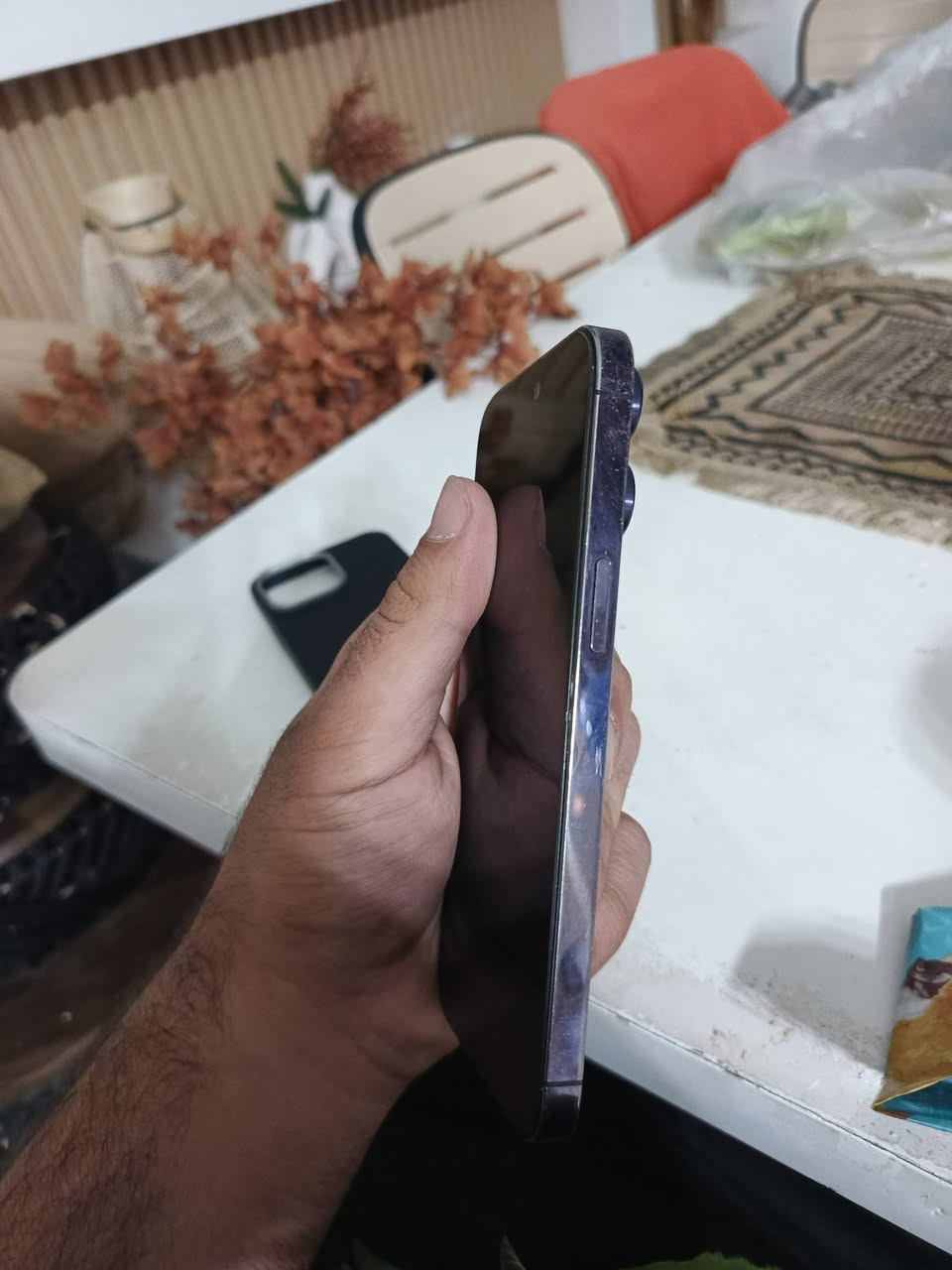سلام عليكم ورحمة الله وبركاته 14  PRO MAX ذاكرة 128 بطارية 79 جهاز شرق اوسط بلادي فقط بصمة الوجة متوقفة العنوان كربلاء السعر جدا مناسب للتواصل ***********
