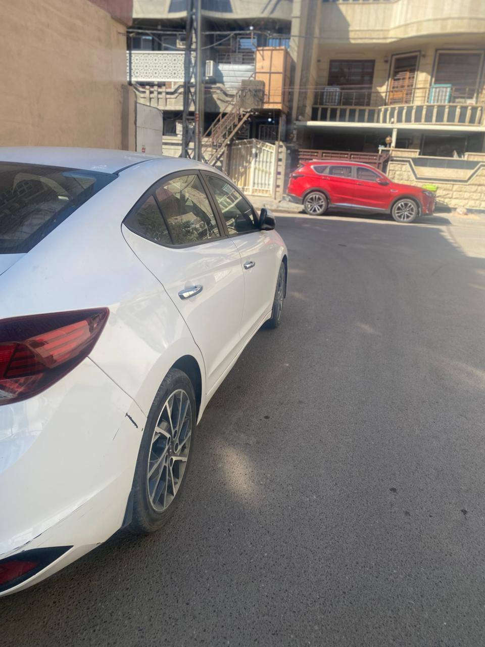 السلام وعليكم هونداي النترة 2019 مكفولة من صبغ مكينة ٢٠٠٠ فول مواصفات بصمة ترحيب  ماشية ٧٣ السعر 160 وبيهه مجال مكاني حي الجامعة ***********
