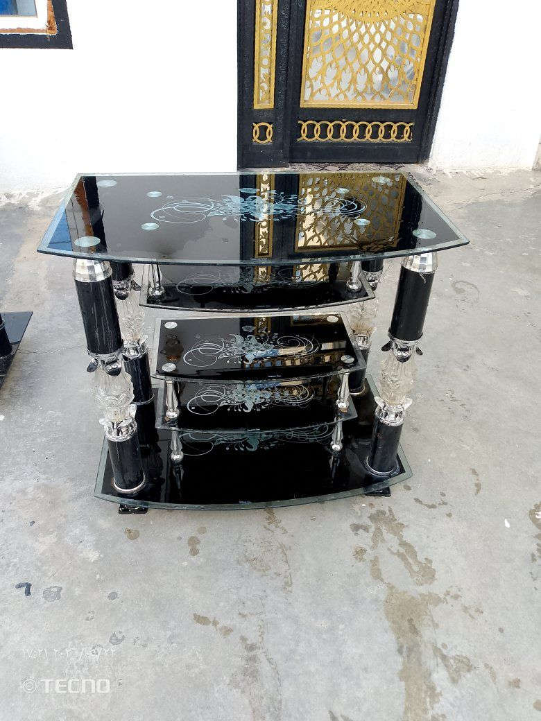 ميز بلازما عدد2 حجم كبير وحجم وسط 30الف ***********
