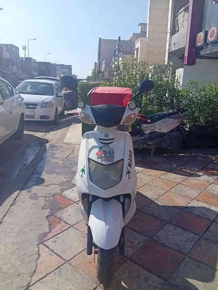 دراجة سكنس محرك خير من الله دبلات رياضي شغالة سلف هندر باتري جديد تايرات جدد مكفولة من السرقة مكان بغداد القادسية خلف مستشفى اليرموك السعر 425 وبيها مجال قليل
***********
