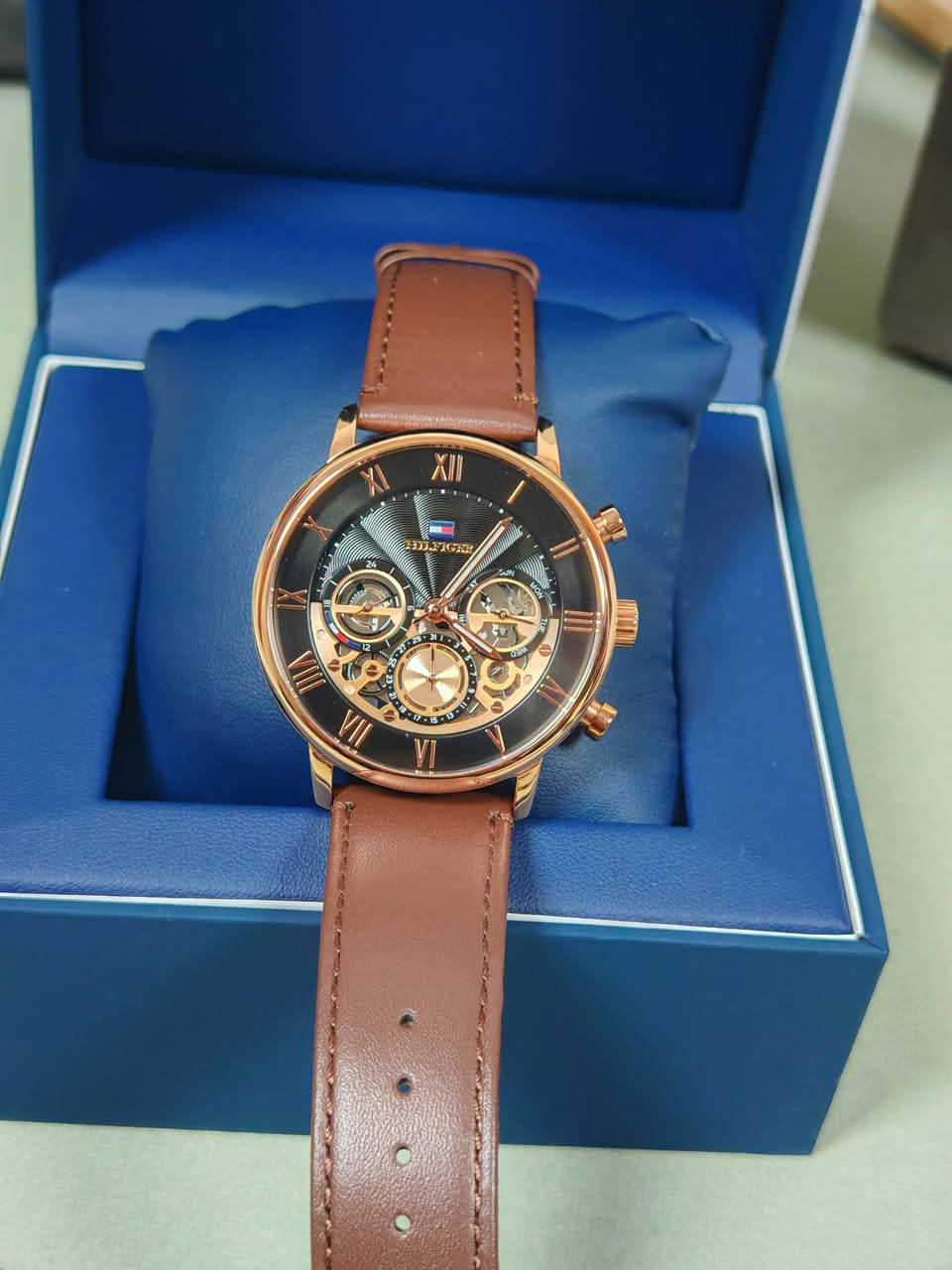 مزااااد مزااااد 
لدينا لكم اليوم مزاد جديد لساعه راقيه وانيقه الساعه تومي هيلفكر الامريكيه الشهيره الساعه اصلي كامل المرفقات مع الظمان سنتان 
المزاد يبدا الان وينتهي ساعه 4 فجر

الاعتماد على الماسنجر 

فتحة باب الساعه 50دولار  واقل رفعه 5 دولار 

الساعه بطاريه
القطر 43
كرونكراف 
ستوب وووج
منفذ شهري
عقارب لامينوس 
البدن ستانلس ستيل 
السير جلد طبيعي 
مضاده للماء 50متر
ارقام لاتيني

تاتي كامل المرفقات مع الظمان سنتان 

يوجد توصيل لجميع المحافظات


**إذا كنت صاحب هذا الإعلان وتريد حذفه لأي سبب، رجاءا أرسل رسالة إلى الدعم الفني**