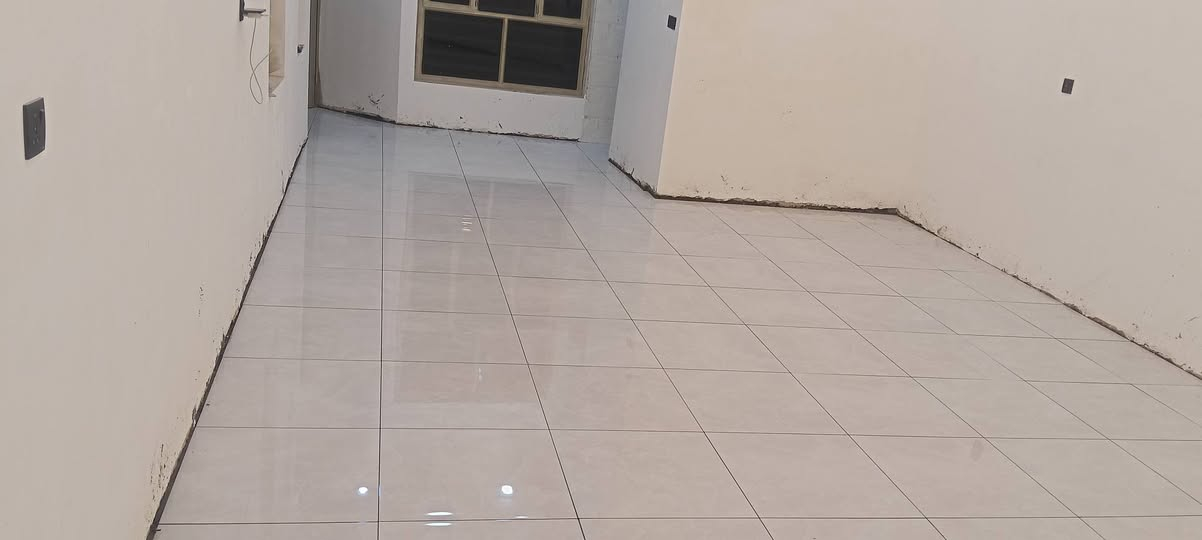 خلفه سيراميك كاشي مرمر مرسلين درج شغل درجه اولى متفرع في بغداد*********** وتس
