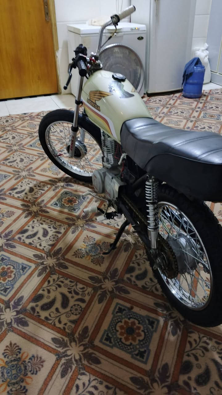 السلام عليكم دراجه لبيع سعر 350وبيه مجال دراجه اوراق تعميره ما صرله شهر بس الشاصي14مكينته مال تايكر 2021مفتوحه وهذا رقمي ***********
