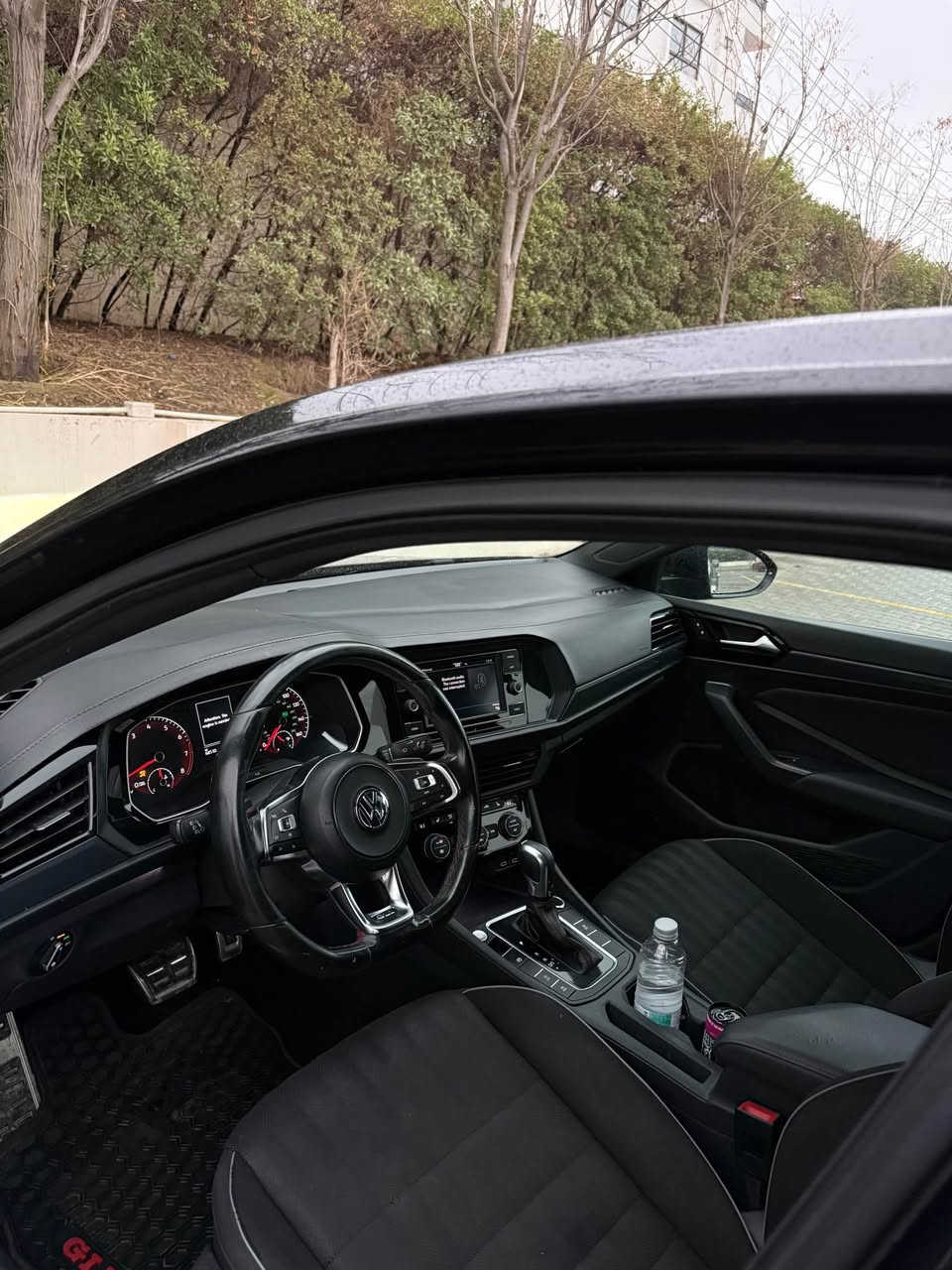 jeeta GLI 2021
مواسفات  فول ته نها سلايد نيه
٣ كير بسمه شغال كوشن هيتر رادار 
مودي ليخورين ٣ پارجه سبغ …سندوف+چاملغ پشت سياق+ جاملغي پيشه وا لاي سكني …ارباگي دزبول سوكان سيسته مه پيش كه پسه نوقته نيه شرط سونر
گيرو ميكنه شرط قپاغ كرايته وا stage 1. له سه ر بوو لويه بيشتر 
٦٨ميل رويشتوا 
رقم سنوي به ناوكردن تحويل شرط 
شوين:هه ولير 
سعر: بلاش🔥 ١٤٣$$ قفلللللل 
*********** أربيل, العراق
