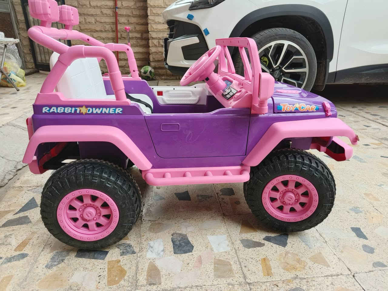 سيارة اطفال مستعملة قليل شهر واحد فقط مع ريموت حجم كبير السعر ١٢٥ الف مكاني بغداد العامرية *********** ***********
