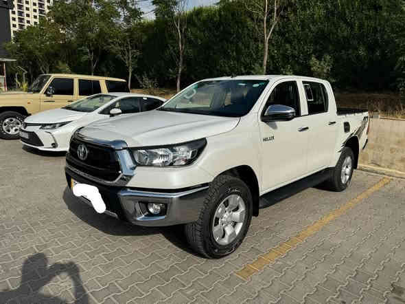 السلام عليكم
تويوتا هايلوكس ٢٠٢٣ مكفول خليجي 
ديزل مواصفات شاشة  داخلية كبيرة و كير عادي
السعر ٣١ الف
عليها نانوسيراميك 
ماشية ١٧ فقط
رقم اربيل
***********
