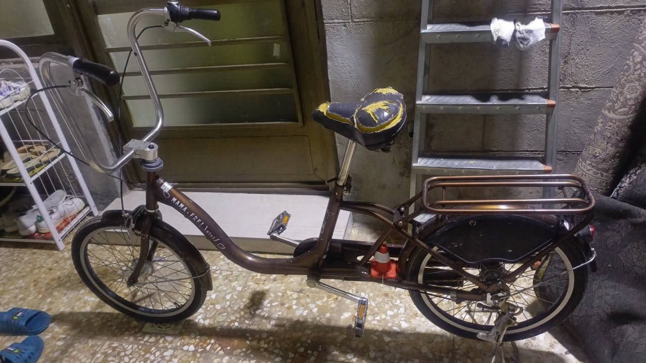 بايسكل تكسي ياباني بالة رمبة للبيع
عكرب فاره 3نمر 
داينمو امامي بلادي
السعر 100
الهاتف ***********
