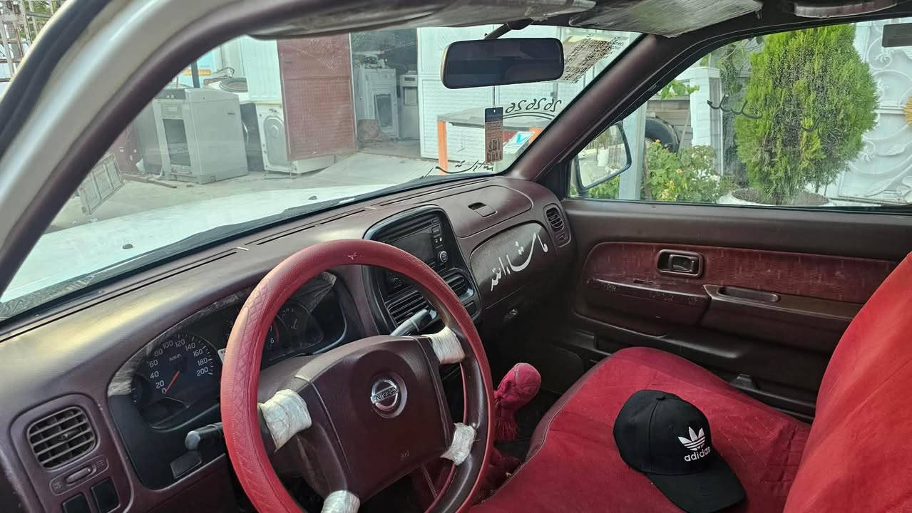 نیسان تاك ٢٠١٠ رەقم سلیمانی سەنەوی تازەیە چوار تایەی لۆك لە ژێرایە گێرومەکینەی بە شەرت سۆنەری دانراوە
نرخ ١٠٠ گەڵا

***********
*********** السليمانية, العراق
