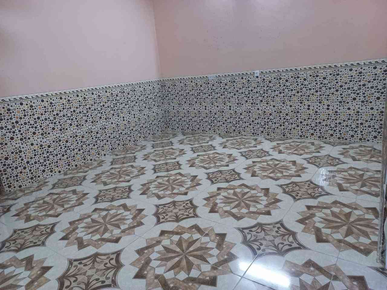 دار طابو طابقين للبيع مساحة ٢٠٠ متر سيراميك قريب من من دائرة الكهرباء وحديقة سوق حس قوان السعر ١٣٠ مليون بيه مجال  للاستفسار مراجعة مكتب علي البياتي للعقار مقابل معارض السيارات اوالاتصال بالارقام *********** او ***********
