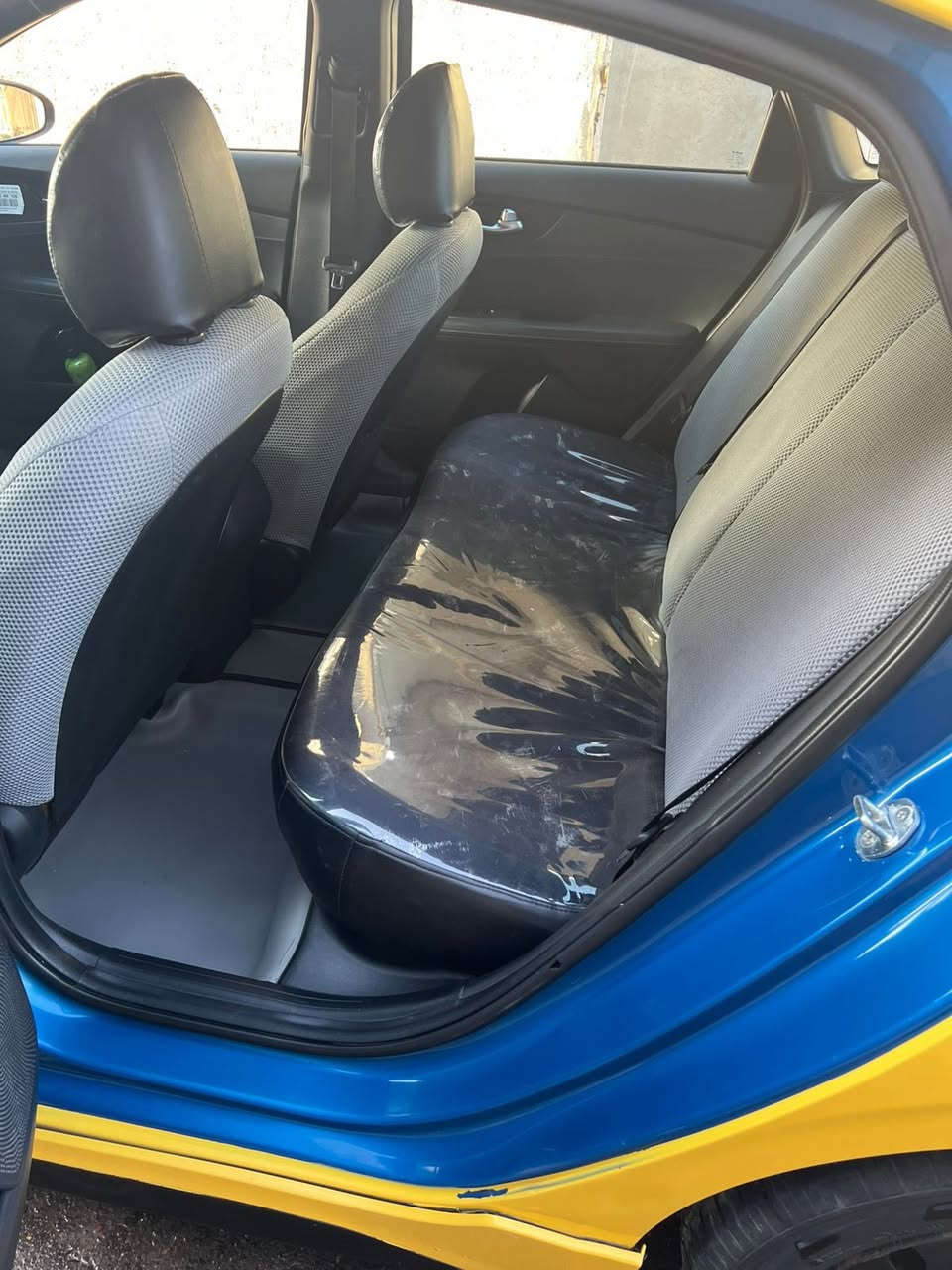 كيا فورتي وارد امريكي موديل 22جيتي لاين  فول عده فتحه  موصفات معروفه  محرك الفين دوش. كير سفتي كلشي على وضع الشركه سياره محافظ عليه تخم تاير باتري  صدر مع مشط بجم وطنطه. كبس حادث جانبي امبدل بابين سايق والورى اصلي نفس لون. ستفسار عن سعر وسياره تصال على رقم ***********واتساب موجود
