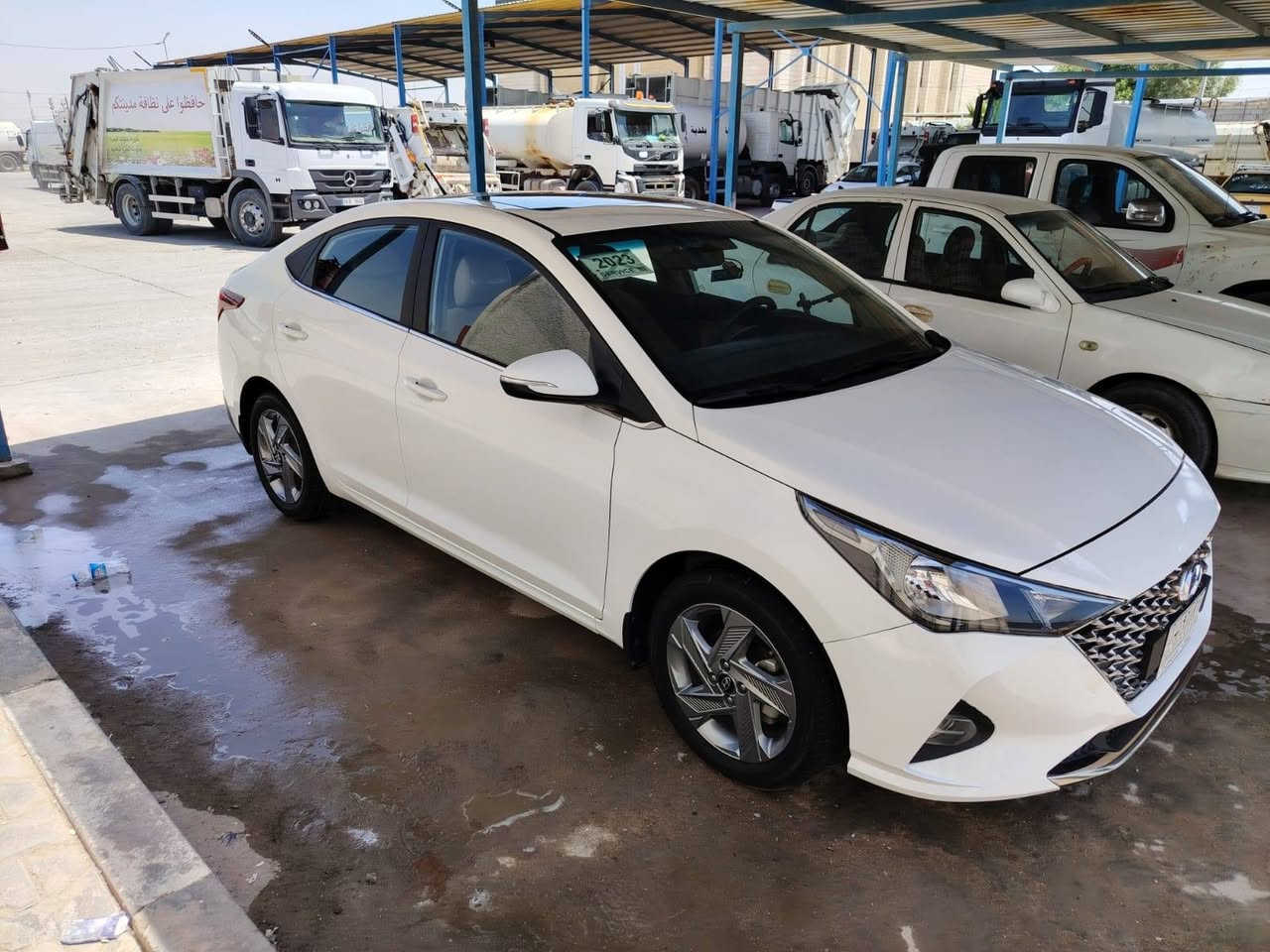 ​🚘 هيونداي أكسنت 2023 بحالة الوكالة (للبيع) 🚘
السلام عليكم إخوان.. سيارة جديدة تبارك الرحمن، وجاهزة من كل شيء (استلام شركة):

​📌 المواصفات والخصائص:

​الموديل: 2023.

​المحرك: 1600 CC (عزم وقوة واقتصادية بالوقود).

​المسافة المقطوعة: 50,000 كم فقط.

​الرقم: رقم بصرة الألماني (جاهزة للتحويل مباشرة).

​🌟 المواصفات والراحة:

​الفئة: فول مواصفات (ما عدا البصمة).

​التحكم: تحكم ستيرنج كامل.

​التبريد: قطعتين تبريد (ثلاجة ما شاء الله).

​الأمان والمكابح: 4 دسك (أمامي وخلفي) لأمان وثبات عالي على الطريق.

​✨ حالة السيارة:

​السيارة بحالة الوكالة، جديدة جداً ونظيفة، وما تحتاج أي مصاريف (شغل وتوكل على الله).

​💰 السعر:

​137 ورقة (13,700$) وبيه مجال قليل للشراي الجاد.

​📞 للتواصل والاستفسار:

​مكان التواجد: البصرة.

​رقم الهاتف: ***********

​ملاحظة: السيارة للشاري الجاد اللي يدور نظافة وجاهزية، والاتصال متاح بأي وقت.
