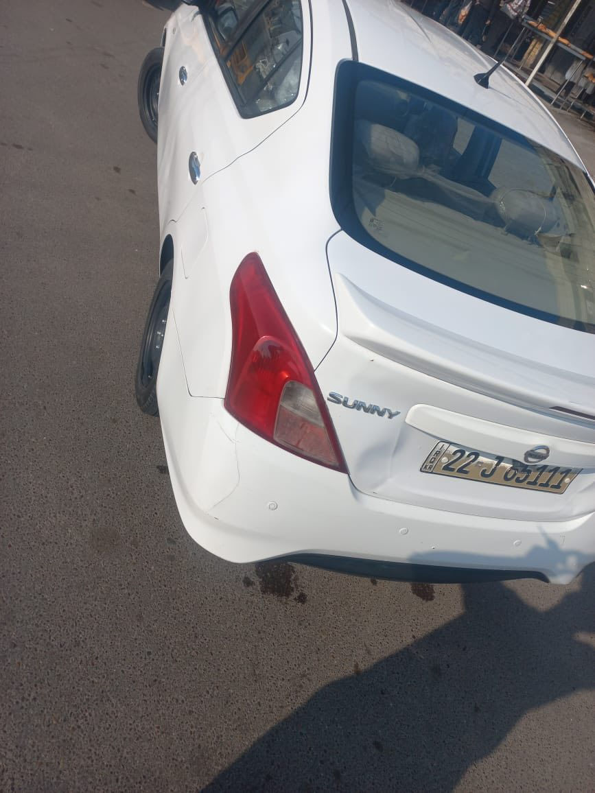 سني هندي موديل ٢١ ابو الابليته الزركه
ماشيه ١١٠

مابيه صبغ 

بيه اصبع بارد ففط 

او طخه باب خلف سايق او بالقبغ جنطه رصعتين بالجمالغات الخلفيه 
 مكان السيارة / البياع

سعر ١١٠ بي مجال حك الجيه

رقم الهاتف /***********

ملاحظة: اني مكلف بالنشر  للاستفسار الاتصال على رقم الموجود
