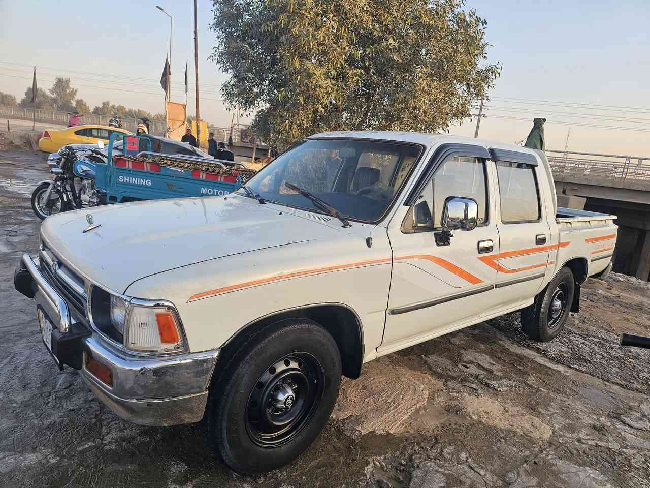 بيكم هايلوكس مديل 94 مكفوله
حداديه وتايرات جدد محرك كير شاصي  بلاد

رقم مثنى سنويه مجدده لل 28

كهربايات كله شغاله سياره جاهزه ع اخر حبايه 

السعر 62 وبيه مجال حق الجيه المكان ديوانيه 

رقم الهاتف ***********
