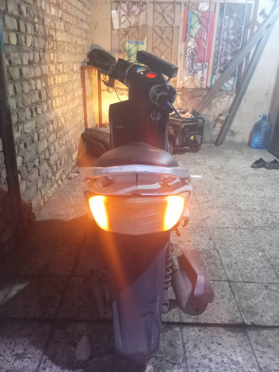 السلام عليكم.
دراجه سكنس فحل كاملله من كل شي 

الدراجه كابريتر. الدراجه خير من الله

الدراجه نكره سلف ب اي وقت تجي نكره

الدراجه فقط بيهه صوت تفيلس يسوونه ب 10 الاف

الدراجه كل كهرباءياتهه شغاله كلهه لايتات اشاير هورن

الدراجه معروضه ب 350 وبيهه مجال حق الجيه فقط

للستفسار. *********** متواجد ب كل التطيقات 

. 
.. مكلف ب النششر.. 

طبعا من رخصه لادمن..
