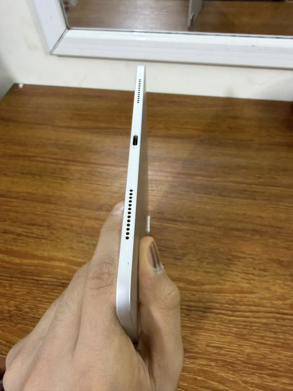 السلام عليكم ايباد 11 برو الجيل الثاني ذاكره 128 الجهاز كله شغال مابي اي عطل فيس ايدي شغال  الجهاز شخط مابي فقط مشكله وحده يصرف شحن وبي هذا البياض الي بل شاشه الباقي كله شغال رايده 390 وماكو هيج سعر *********** هذا الرقم فقط واتساب 🤍
