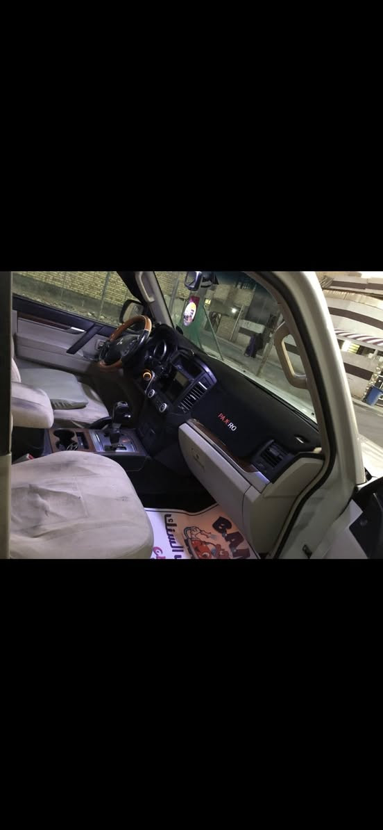 سلام عليكم

 باجيرو خليجي محرك 3000 ( للمراوس )

 2008 محدث 2010 فول مواصفات  .

 شعندك مراوس تفضل 

 للاستفسار اكثر *********** مكاني الدوره او الكراده
