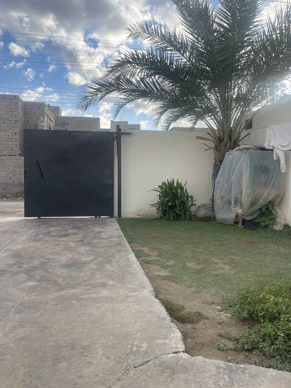 مشتمل للبيع مثنى خلف الخظراء المربع الأول  شارع الطاقة.
مساحة 200 متر  طابق واحد 
2غرف 
شارع 15
السعر وباقي التفاصيل ⬇️ 

للاستفسار اكثر *********** 

مكتب العباسي للعقار  حي الشهداء ركن شارع 2000
