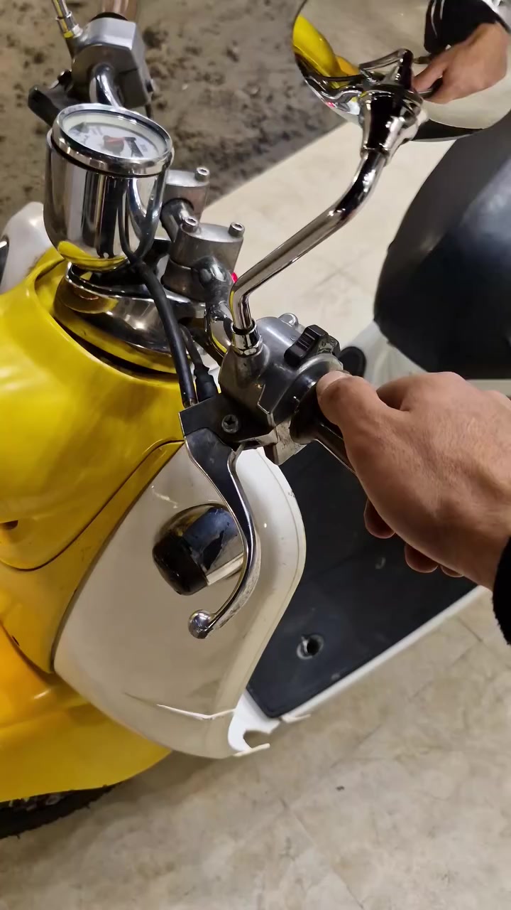 عبد الحليم تایر امامي جديد عقل جديد دراجه كامله يرادله باتري لان باتريه ضعيف
 شغل واطلع ظفيره كامله عدا اشاير الدراجه كدامك تجي تفحص
عنوان،بغداد حي الجامعه 
السعر((270))


**إذا كنت صاحب هذا الإعلان وتريد حذفه لأي سبب، رجاءا أرسل رسالة إلى الدعم الفني**