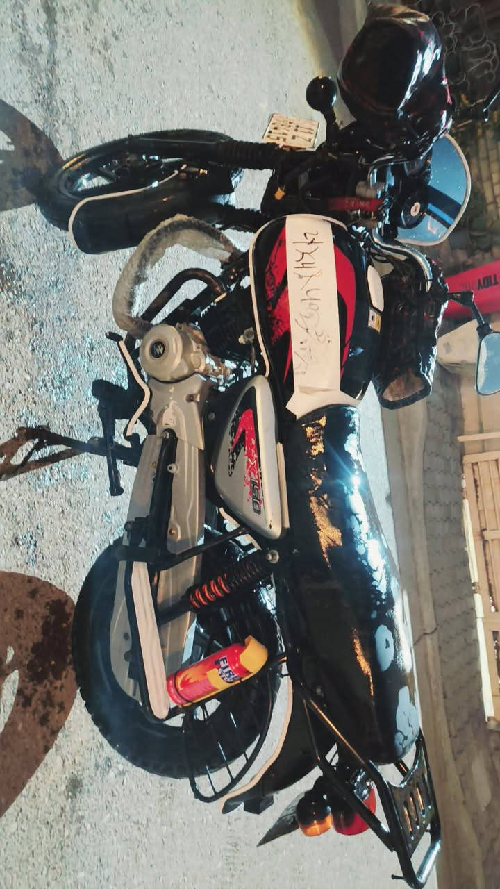 سلام عليكم اخوان درجه بوكسر موديل 23 نزله بنهايت 24 ولدرجه نضيفه حيل وخير من اللة ربع دينار متصرف عليه ومداريه حيل بانزين كله محسن. دهن احسن دهن ادير بسوك. وكامله او اي نقص مابيهارقام نكليزي بغداد ثاني يوم احولك بسمي الدرجه 
(مكاني بغداد الدوره)✅ 
سعره 2500 يعني مليوني ونص. وبيه مجال
رقمي بي وتساب ***********
