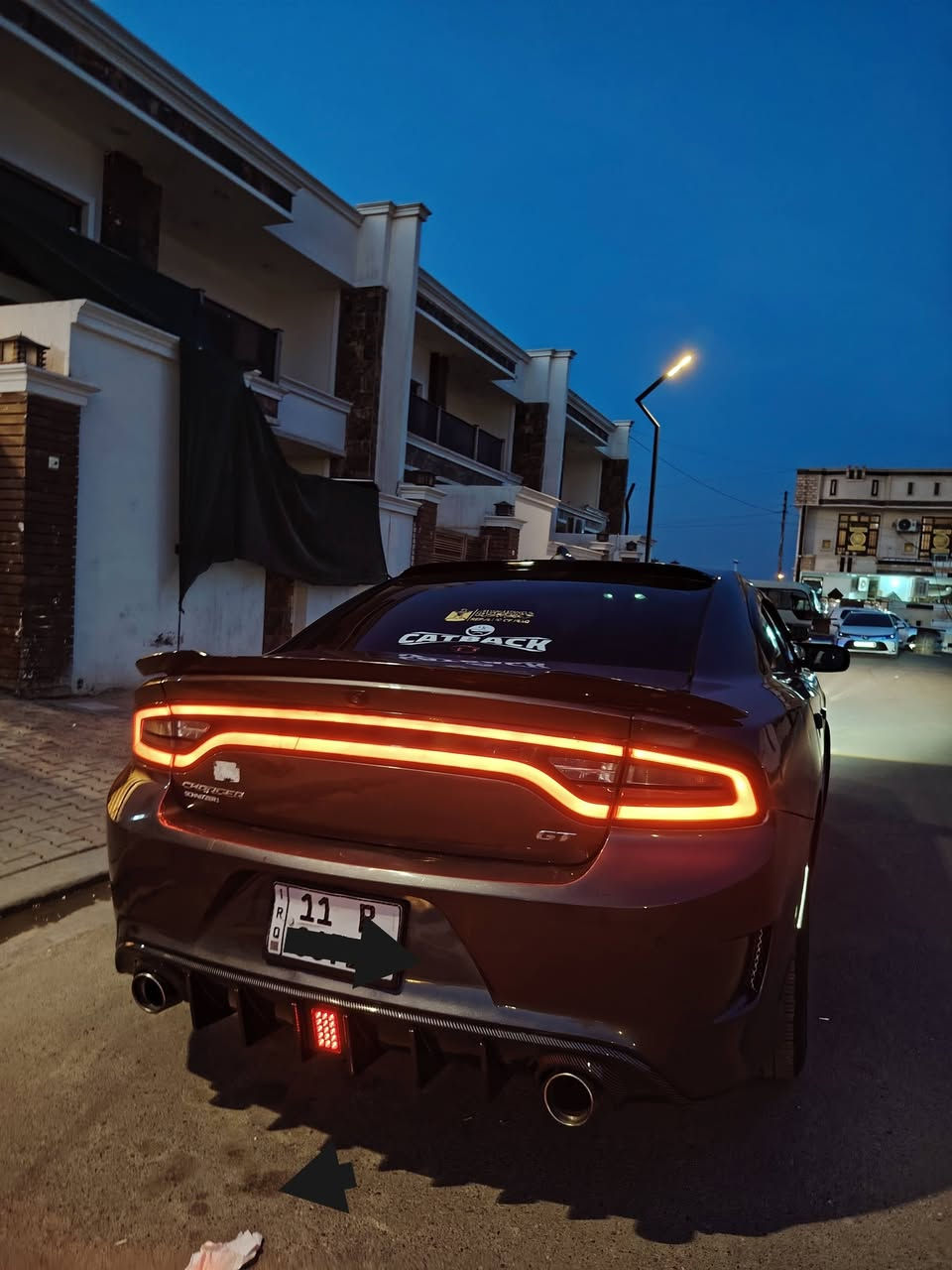 السلام عليكم
جارجر 2016 SXT

محدثة بالكامل SRT
بنيد 3 فتحات

العداد / 135 ميل 
محرك / V6 3600

بدون حادث سرقة فقط 3 قطع ومرجعات بلادي

✅مواصفات 

شاشة 
بصمة 
مقاعد تدفئة تبريد 
حساس خلفي 
لايت led 
تشغيل عن بعد 
تحكمات ستيرن  
لايت زنون اصلي 
ويل بلادي
عليها ادامة كامل من محرك فيت بم اصلي بلكات باتري جديد حدادية صدر امامي خلفي كله اصلي قبل سبوعين اشتغلتها بالكامل
وباقي مواصفات ال SXT المعروفه سياره دينار متصرف عليها جاهزة من كل نواحي 
رقم بغداد تحويل ثاني يوم بسمي

السعر.. 175 وبيها مجال للشراي

مكان سياره الانبار 

للاتصال 
***********
