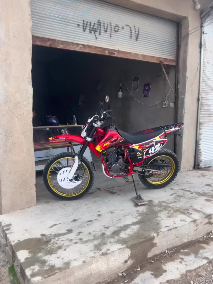 CRX سي ار اكس موديل 2025محرك 250شرط قطاره بل بانزين ونشاط فول قفاز جديد وضع شركة
سعرو مناسب جوه السوك للجناي جاك الربيع  تواصل خاص او تصال ***********
