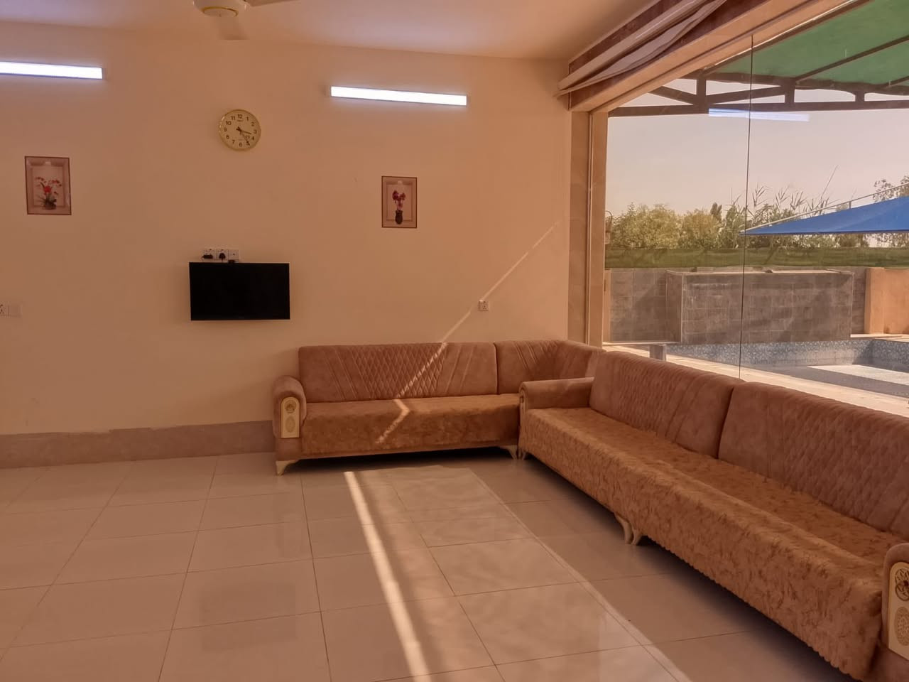 للبيع منتجع سند زراعي   

المساحه ٢٠٠٠ متر   

المساحة (٢٥٠٠ ) متر ( ١  / دونم ) 

السعر   اتصل وبخدمتك

الموقع - منطقة حربه - مقابيل منتجع حسين ابو الكون 

 
-  

مواصفات 

١- حوض كبير 
٢- صاله كبيرة 
٣- غرفتين نوم 
٤- مطبخ 
٥- حديقة كبيرة 
٦- صاله العاب رياضية 
٧- مولد كاتم للمنتجع 
٨- مخزن 
٩- سيراميك جداري وارضي 
١٠- خدمات = كهرباء + ماء  حلو 

ملاحظه 
———
المنتجع استثماري  سياحي يوميا ( ٦٠٠ ) الف 

للاستفسار اتصل *********** _ ***********
