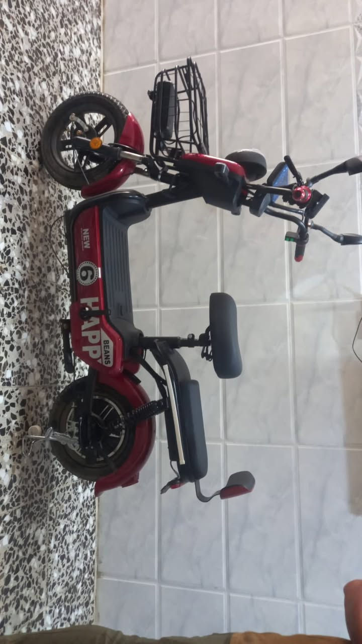 السلام عليكم عندي دراجه شحن البيع مستخدم شهر و آحد مكاني الاصلاح قرب أسواق الراحين سعر ٢٧٥ وبيه مجال ***********

