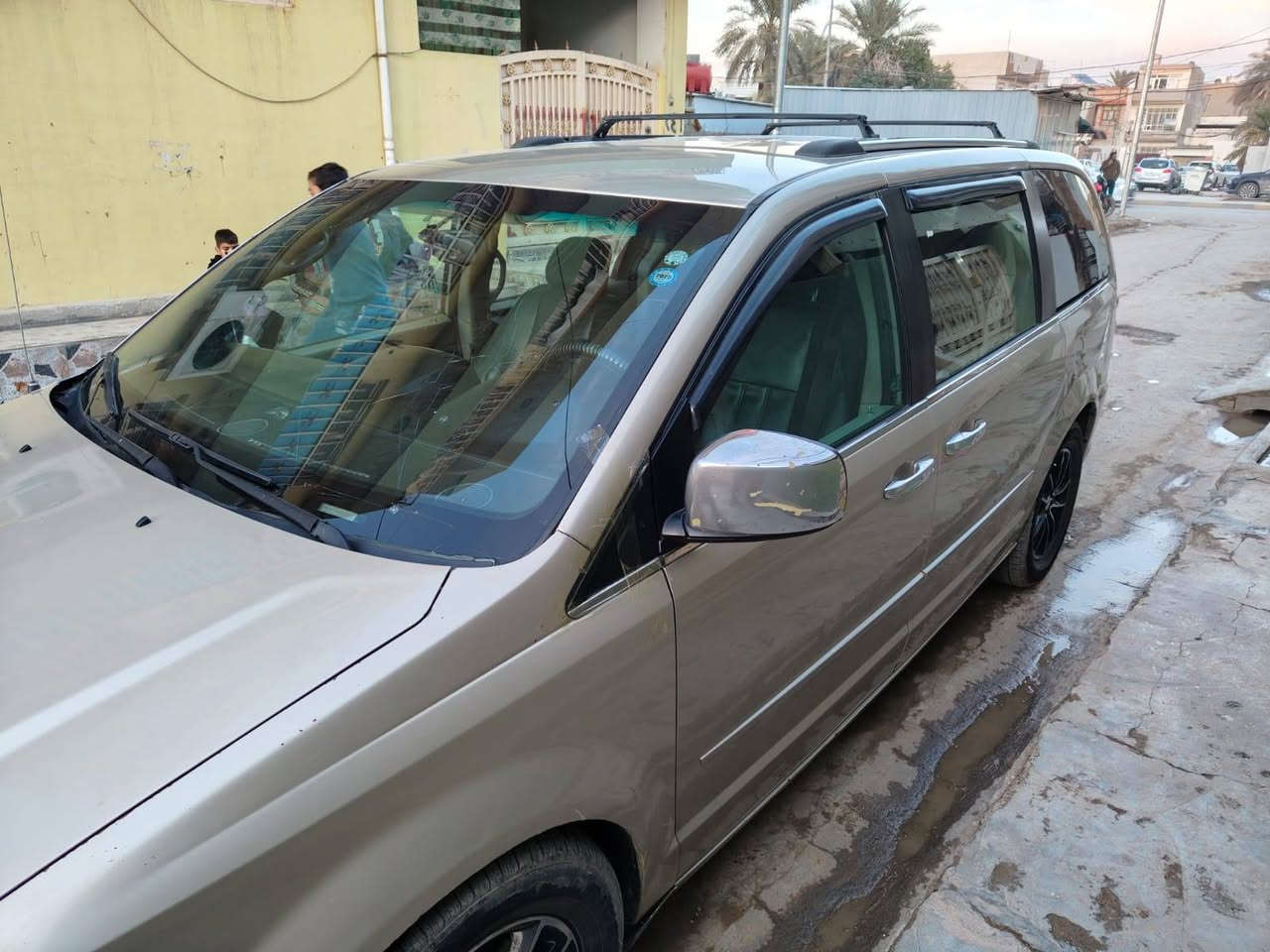 ***********
سيارة دوج كرفان 
موديل 2016 أجرة رقم سليمانية دولي 
سيارة فول مواصفات
مكلف بالنشر غير متواجد عالفيس
