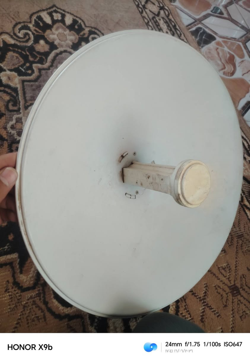 سلام عليكم للبيع  راوترات 2  ونانو  و يو بي إس. وجهاز ظوئي نظيفات وشغالات كاملات حت  شواحن وياهم  سعر 200 الف قفل كلهم شلعه  ***********
