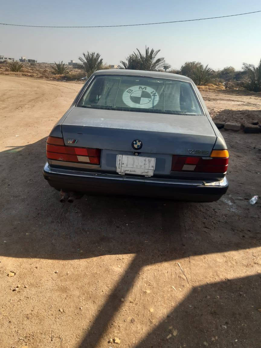 سياره بي ام موديل ٩١
السياره ابلاديه بلكامل 
مكينه مفتوح ٧٣٥ 
تبريد شغال ثلج 
شواصي اوقواعد مكفوله 
السياره جاهزه او مكفوله بس بيه الكير بيه ضعف او عوزها دعاميه اماميه او صبغه 
السياره بسمي مكفول المداور والاصوليات 
سعرها ٢٥ اوبيها مجال بصيط للشراي 
***********
