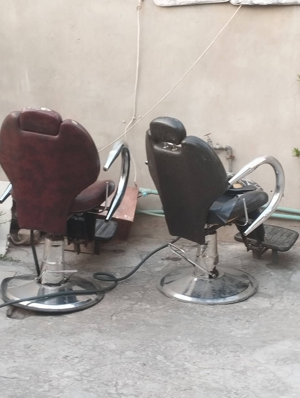 سلام عليكم..كراسي حلاقة مستعملة للبيع
بغداد الجديدة ***********
