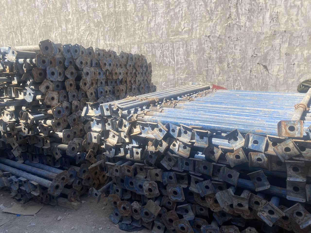 للبيع جكات حاظن سن خشن وزن ثقيل 14 كيلو حرف الQالاصلي 
العنوان حله ***********
