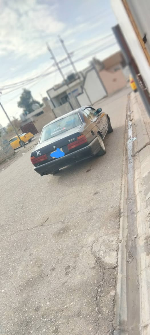 بي ام 730 شاد عليها محرك 735 لا تنقيص لا بخار كير عادي بدون عيب ترايك وين مايعجبك سيار كاعده وحلوه رقمها ديالي الماني بس ماندل راعيه اتكفل بيها سرقه وعشاير وغرامات وكل امور قانونيه وتجي تخذه من باب بيتي مكان سياره كركوك وسعره 20  ورقه وبيها مجال ***********
