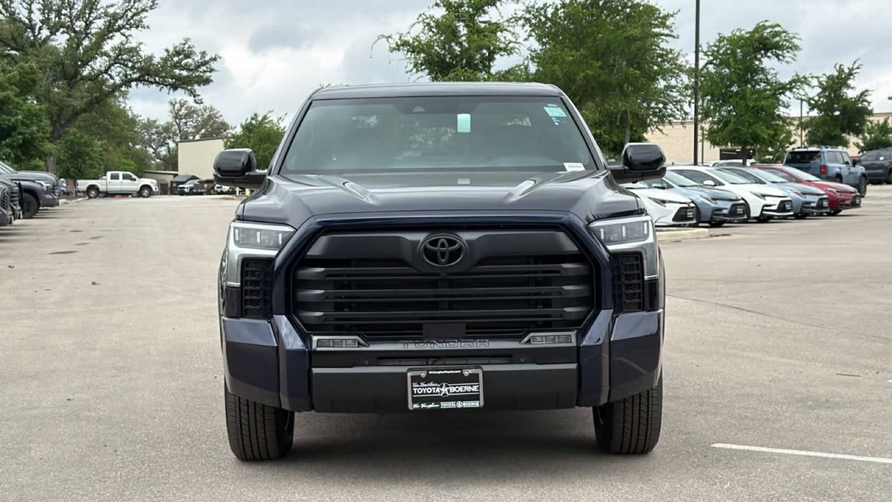 البيع بسعر البنك المركزي ..
🇺🇸2026 TOYOTA TUNDRA LIMITED
🇺🇸تويوتا تندرا ليميتد 2026
🇺🇸كلين تايتل 
🇺🇸مدة الوصول 50يوم 
🇺🇸موقع السيارة ولاية تكساس .بورن 
💎محرك بنزين i-FORCE V6 مزدوج التوربو (سعة 3.4 لتر).
💎عجلات ألومنيوم قياس 20 بوصة.
💎مقاعد مكسوة بجلد "SofTex
💎مقاعد امامية مدفئه مبرده 
💎فتحة سقف بانوراما
💎نظام صوتي متميز (JBL) بـ 12
💎Apple CarPlay/Android Auto
💎نظام التحذير من الاصطدام الأمامي واكتشاف المشاة.مثبت السرعة التكيفي الذكي.نظام التحذير والمساعدة في البقاء داخل المسار.مراقبة النقطة العمياء (BSM) مع تنبيه حركة المرور الخلفية.كاميرات محيطية بزاوية 360 درجة.
تواصل خاص ..


**إذا كنت صاحب هذا الإعلان وتريد حذفه لأي سبب، رجاءا أرسل رسالة إلى الدعم الفني**