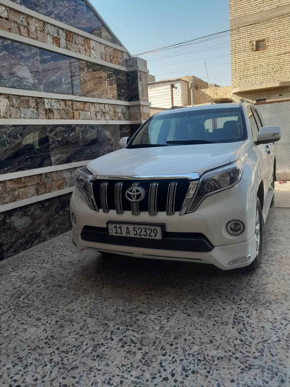 سلام عليكم   
برادو 
مكفوله كفاله عامه من الحادث 
موديل 2013 فول دبل تانكي محدثه للجماليه ٢٠١٧ 
كويتي عداد المسافه ١١٧ الف حقيقي على الفحص 
محرك 6 سلندر 4000
رقم بغداد انكليزي بسمي تحويل مباشر 
فتحت سقف سلايد 
بصمه ابواب + بصمه تشغيل
كشن جلد  
اشاير بلمري المري شفط 
لد نهاري 
تبريد 3 قطع 
هوك سحب 
فور ويل 
تخم تاير جديد أدامه عامه للسياره من كل نواحي  بشركه تيوتا سياره جديده وجاهزه ماتصرف عليه 
للستفسار أتصل وتدلل ***********
سعر المطلوب ٢٦٠ بيه مجال ان شاءالله
