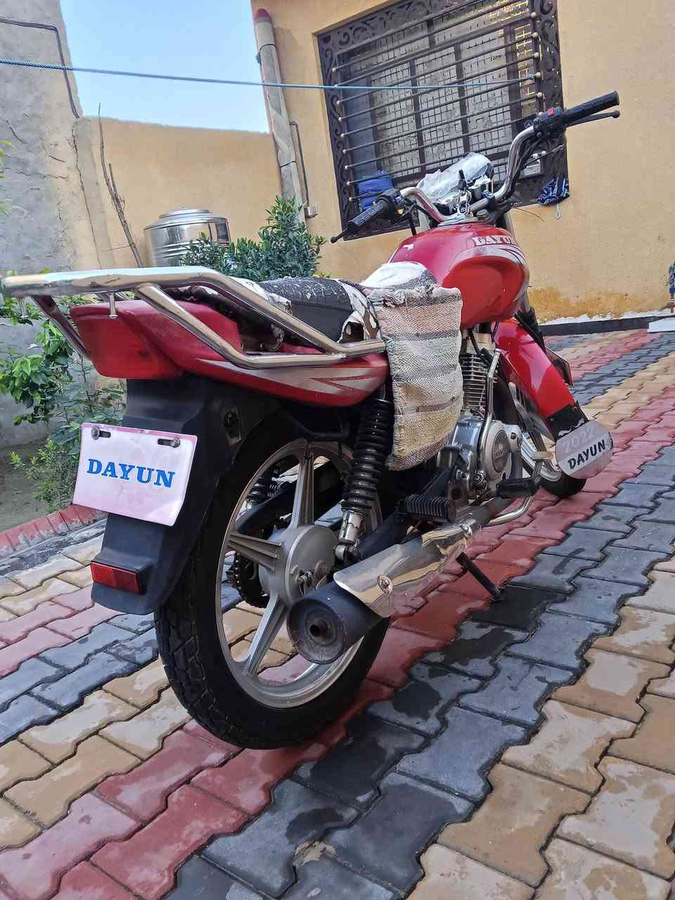 السلام عليكم دراجه دايون كلك مكفوله من كلشي برغي ما مفتوح،اب مكينتهه،كلهه شغاله السعر 550قفل مكانهه كربلاء شارع احمد الوائلي رقمي***********
